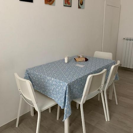 La Porta Di Carmy Apartment Наполи Екстериор снимка